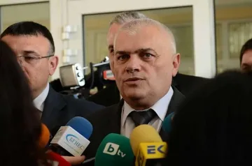 Министър Радев към стачниците: Искам аргументи, не условия