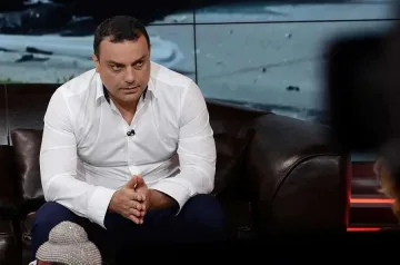 Московски: Книжки се купуват с посредничество на обучаващите