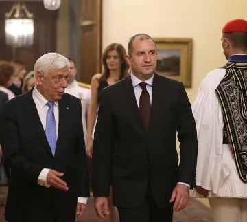 Радев: Няма да се правя на експерт по гуми, джанти, болтове и ключове