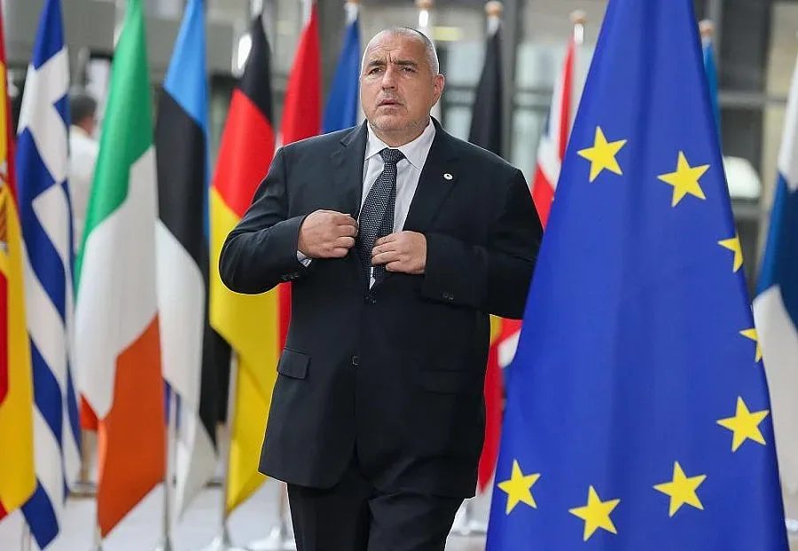 Премиерът: "Грипените" са предопределени за нашата армия