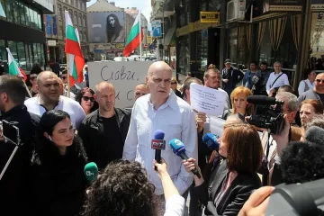 Слави учредява партия "Има такава държава"