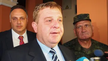 Каракачанов: Икономиката да се включи в модернизацията на армията