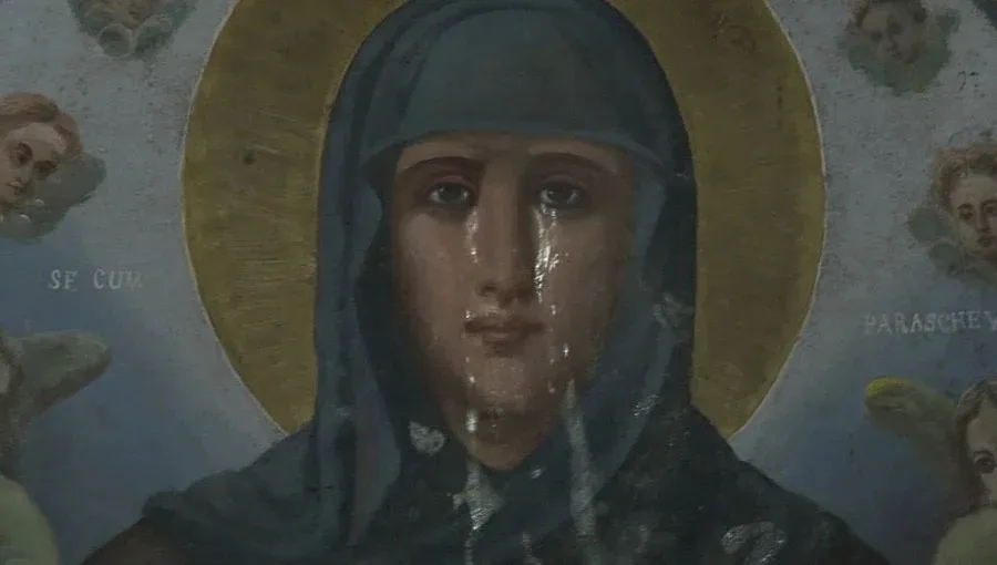 Чудо! Икона на Св. Петка проплака