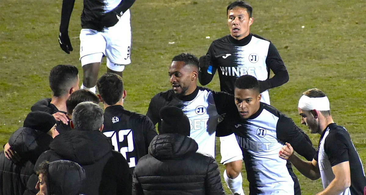 Локомотивско дерби в София завърши с победа на гостите