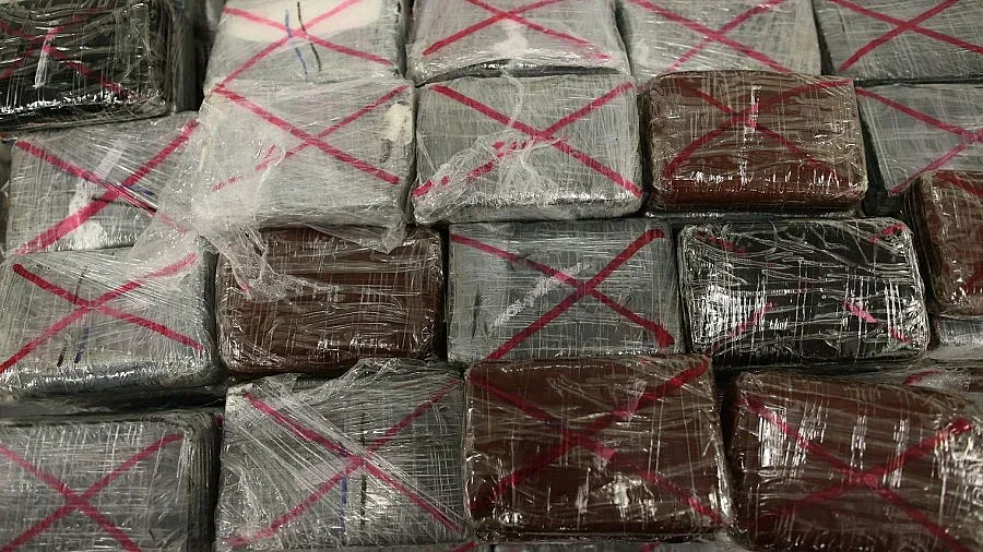 1,5 тона кокаин изплуваха на френски плаж