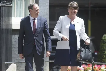 Мей плаща 2 млрд. паунда за подкрепата 