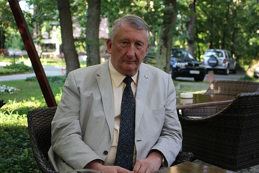 Чакат княз Трубецкой в Стара Загора