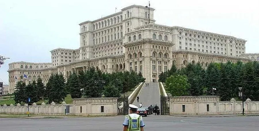 Правителството на Румъния падна след вот на недоверие