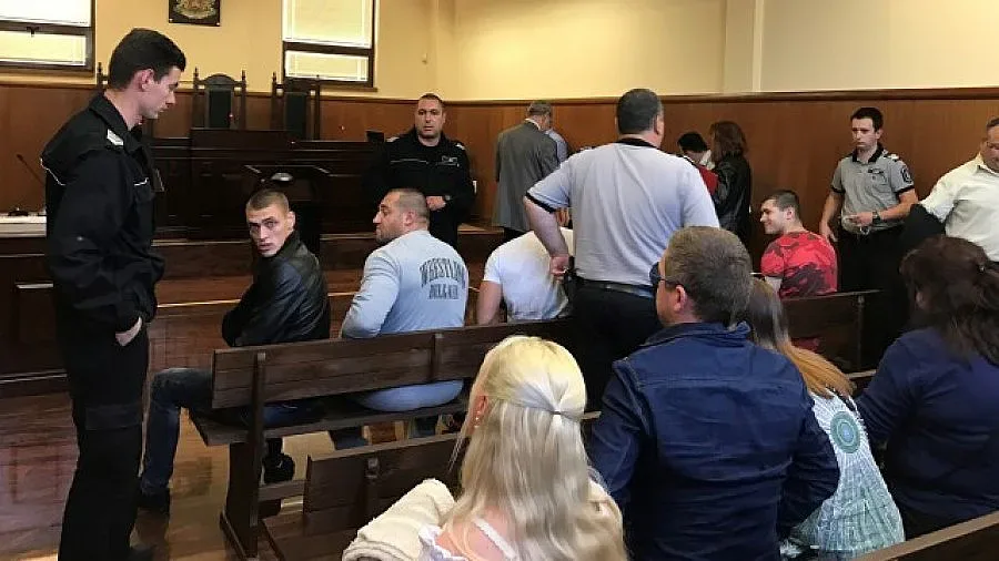 Оставиха в ареста наркобандата от Бургас