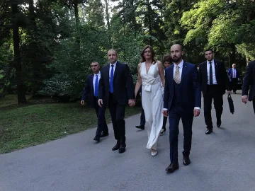 Гостите на Симеон минаха 400