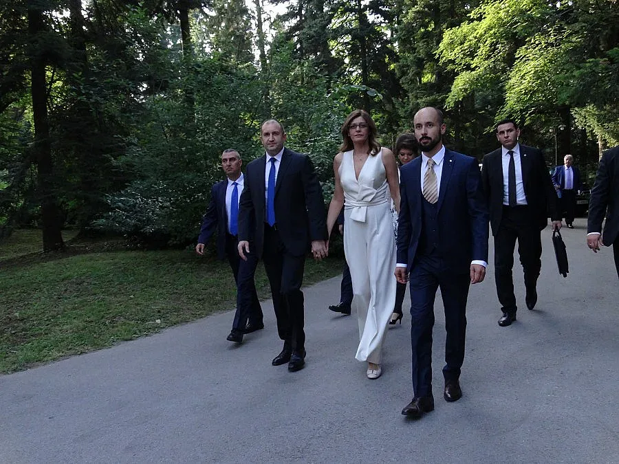 Гостите на Симеон минаха 400