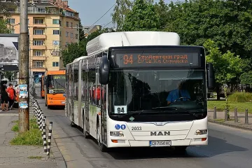 Намаляват броя на автобуси, трамваи и тролеи