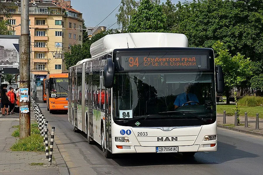 Намаляват броя на автобуси, трамваи и тролеи