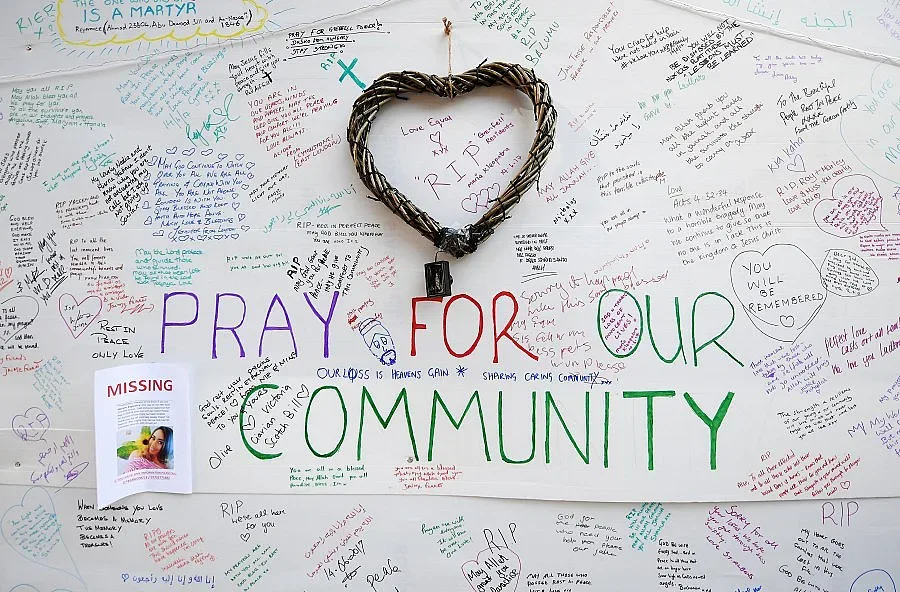 Жертвите на пожара в Лондон вече са 17