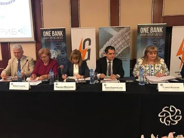 ФОРУМЪТ НА "СТАНДАРТ" И КРИБ: Менда Стоянова иска децата ни да останат да работят в България