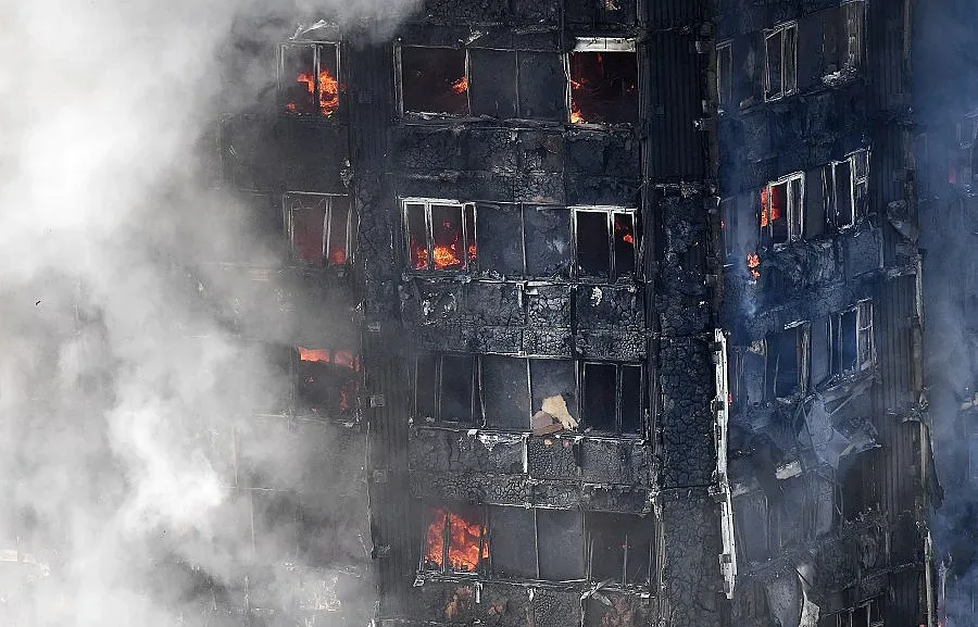 Най-малко 6 са жертвите на пожара в Лондон