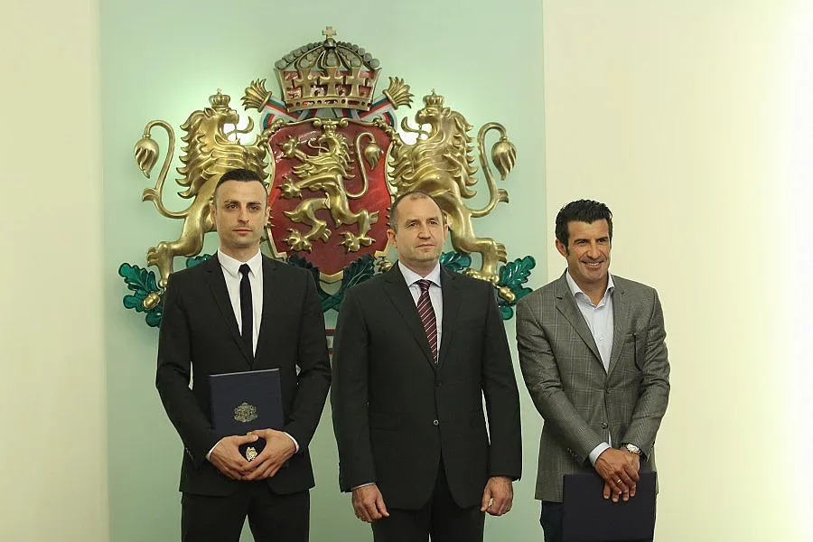 Почетен знак на президента за Фиго и Бербатов