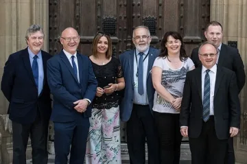 Шин Фейн поиска оставката на министър