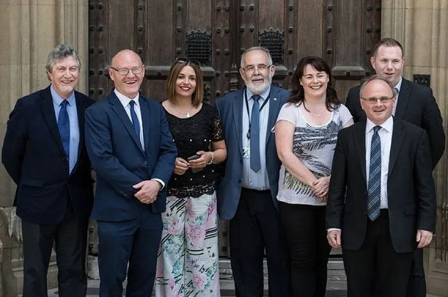 Шин Фейн поиска оставката на министър