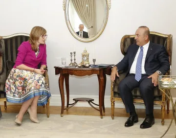 Захариева и Чавушоглу говориха за миграцията и търговията