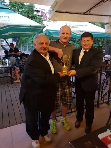 Изпратиха роднините на Макгахан с галавечеря