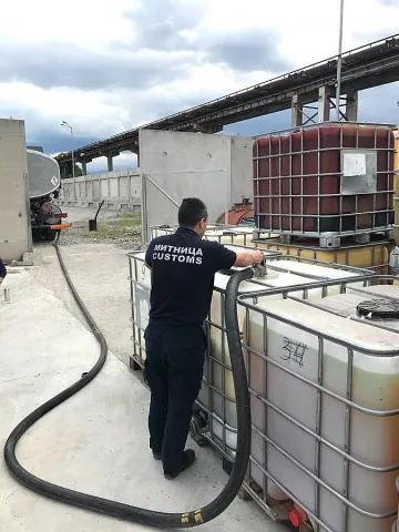 8072 л. гориво задържаха митничари