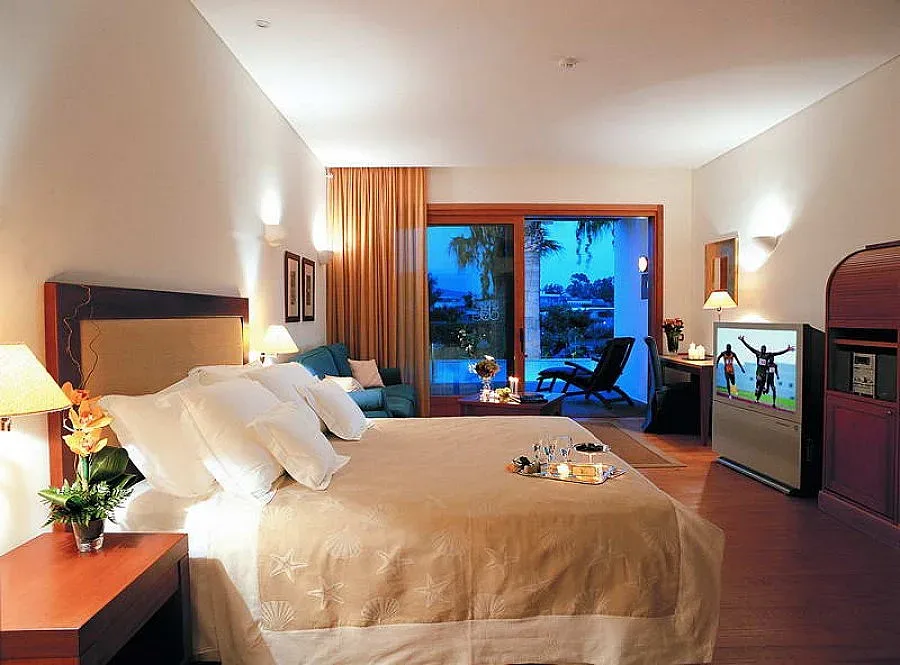 Чужденците донесоха 33% повече пари на хотелите