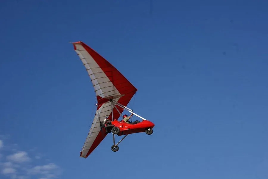 Мъж загина с мотоделтапланер