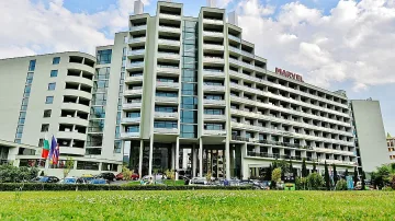 Пострадалата камериерка: Шведът ме ритна като топка