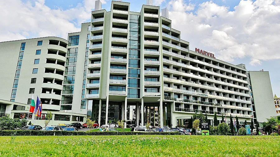 Пострадалата камериерка: Шведът ме ритна като топка