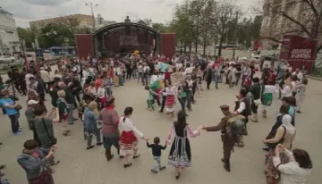 Най-голямото българско хоро се изви в Русия