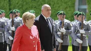 Меркел към Борисов: Учили сме, че Кирил и Методий са българи