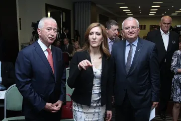 Ангелкова поиска оставката на Рагин