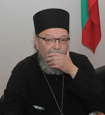 МИСИЯТА НА "СТАНДАРТ" В ПЕРНИК: Архимандрит Йосиф: От нас тръгва и вярата