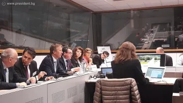 Илияна Йотова иска повече пари от ЕС за планинските райони