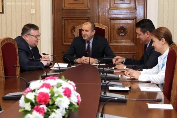 Президентът и Цацаров обсъдиха връзките между институциите