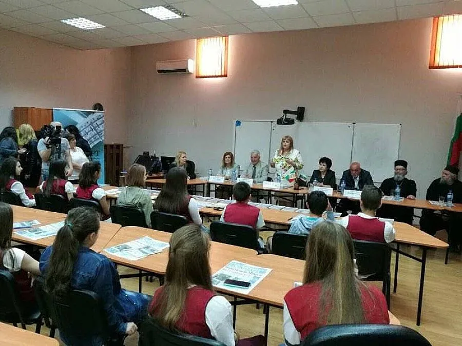 МИСИЯТА НА "СТАНДАРТ В ПЕРНИК: Учениците ще събират легенди за Левски