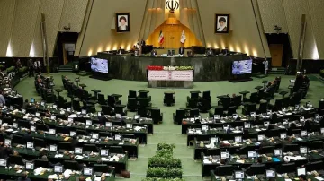 Стрелба в парламента на Иран