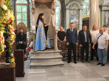 Една от най-великите светини е в Бургас. Невиждани опашки пред храма