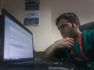 Д-р Петър Чипев: Младите лекари не бягат навън заради парите