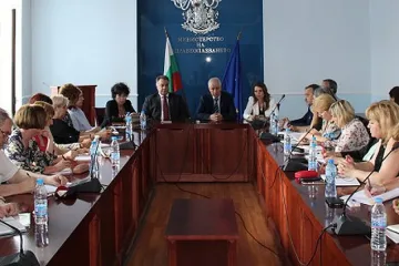 Министър Петров към шефовете на РЗИ: Искам контрол, контрол и пак контрол!