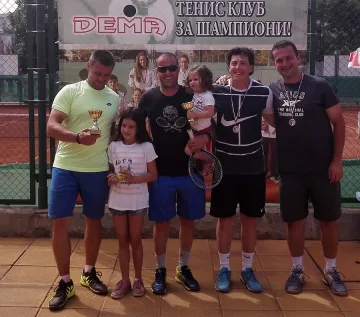 Божилов и Бояджиев са №1 в СК "ДЕМА" за 17+