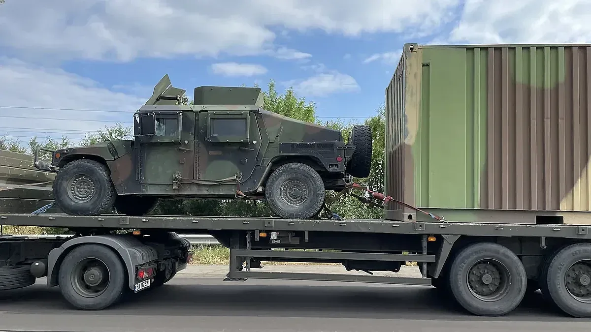 Военни колони и самолети на армията кръстосват България