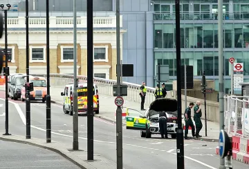 12 ареста и обиск в Лондон след атентатите