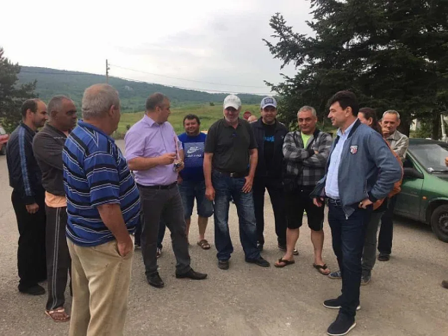 Борисов помага на протестиращите миньори в Оброчище