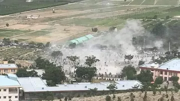 12 загинаха след взрив на гробище в Кабул