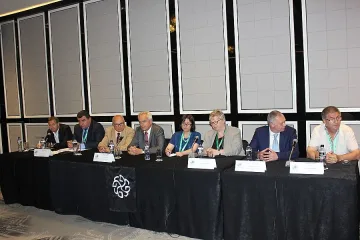 Проверяваме виното с мобилен телефон