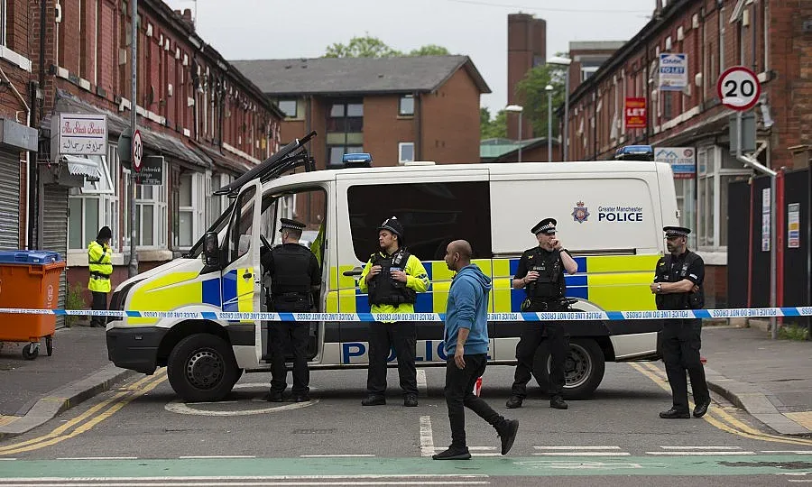 Евакуираха квартал в Манчестър заради кола