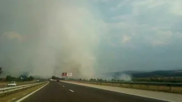Пожар избухна в завод край магистрала "Тракия"