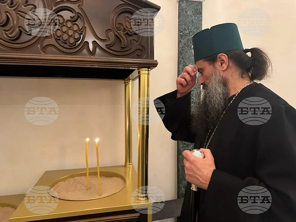 Партиарх Даниил запали първата свещ в "Свети Йоан Рилски" в Лондон